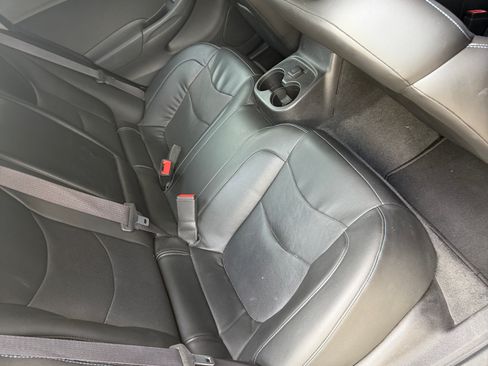 Used 2017 Chevrolet Volt LT w/ Comfort Package FWD image 2