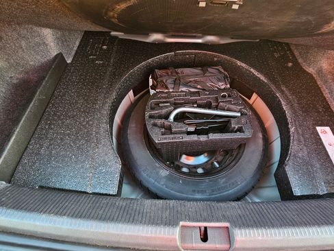 Used 2013 Volkswagen Passat 2.5 SE image 12