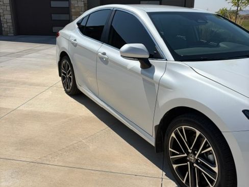 Used 2026 Toyota Camry XLE AWD/4WD image 5