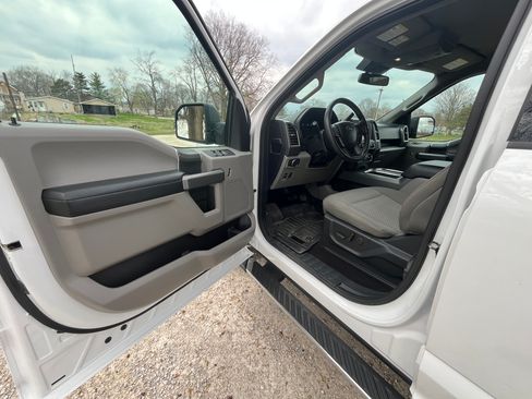 Used 2020 Ford F150 XLT w/ Equipment Group 302A Luxury image 9