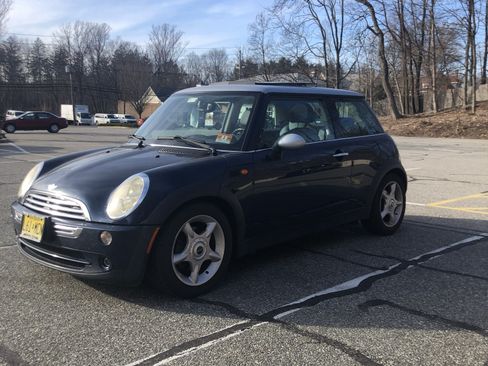 Used 2006 MINI Cooper Hardtop FWD image 1