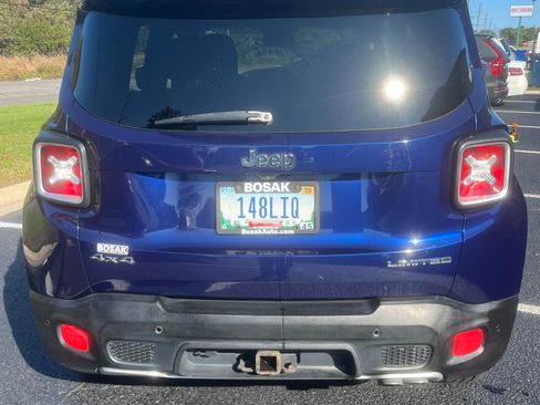 Used 2017 Jeep Renegade Limited image 5