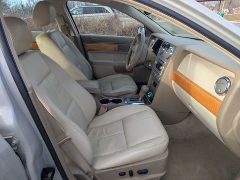 Used 2007 Lincoln MKZ image 16