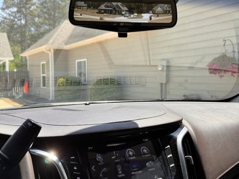 Used 2017 Cadillac Escalade ESV Premium Luxury image 16