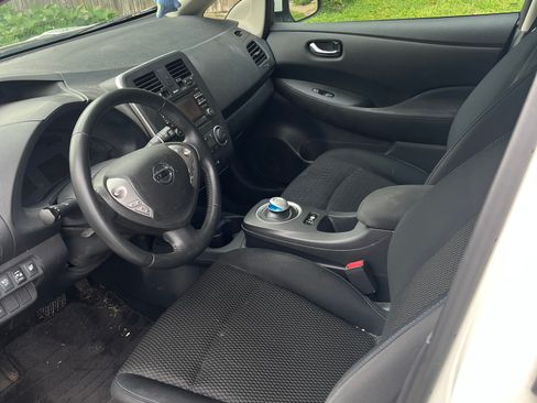 Used 2015 Nissan Leaf S w/ Charge Package FWD image 8
