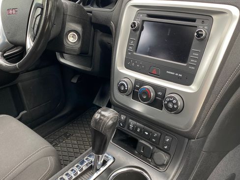 Used 2016 GMC Acadia SLE FWD image 9