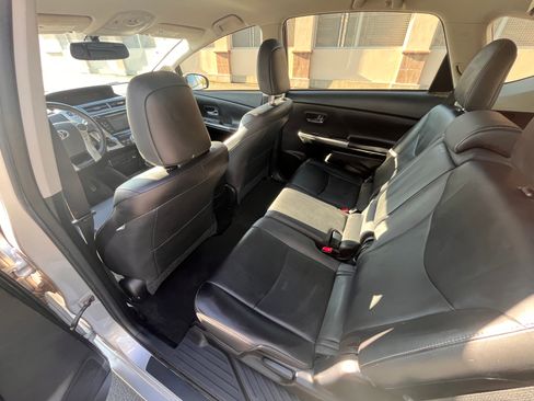 Used 2015 Toyota Prius V Four image 11