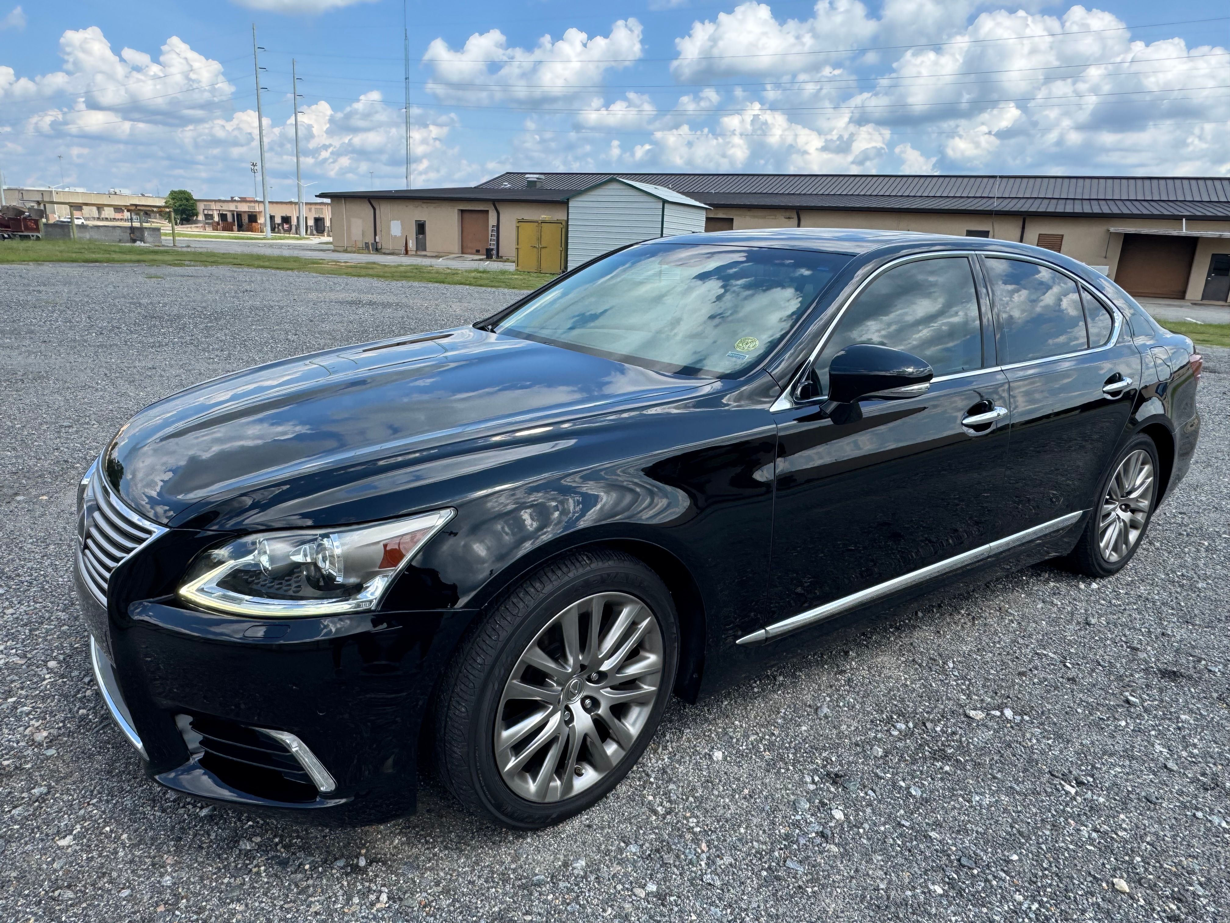 Used 2015 Lexus LS 460 w/ Comfort Package RWD image 1