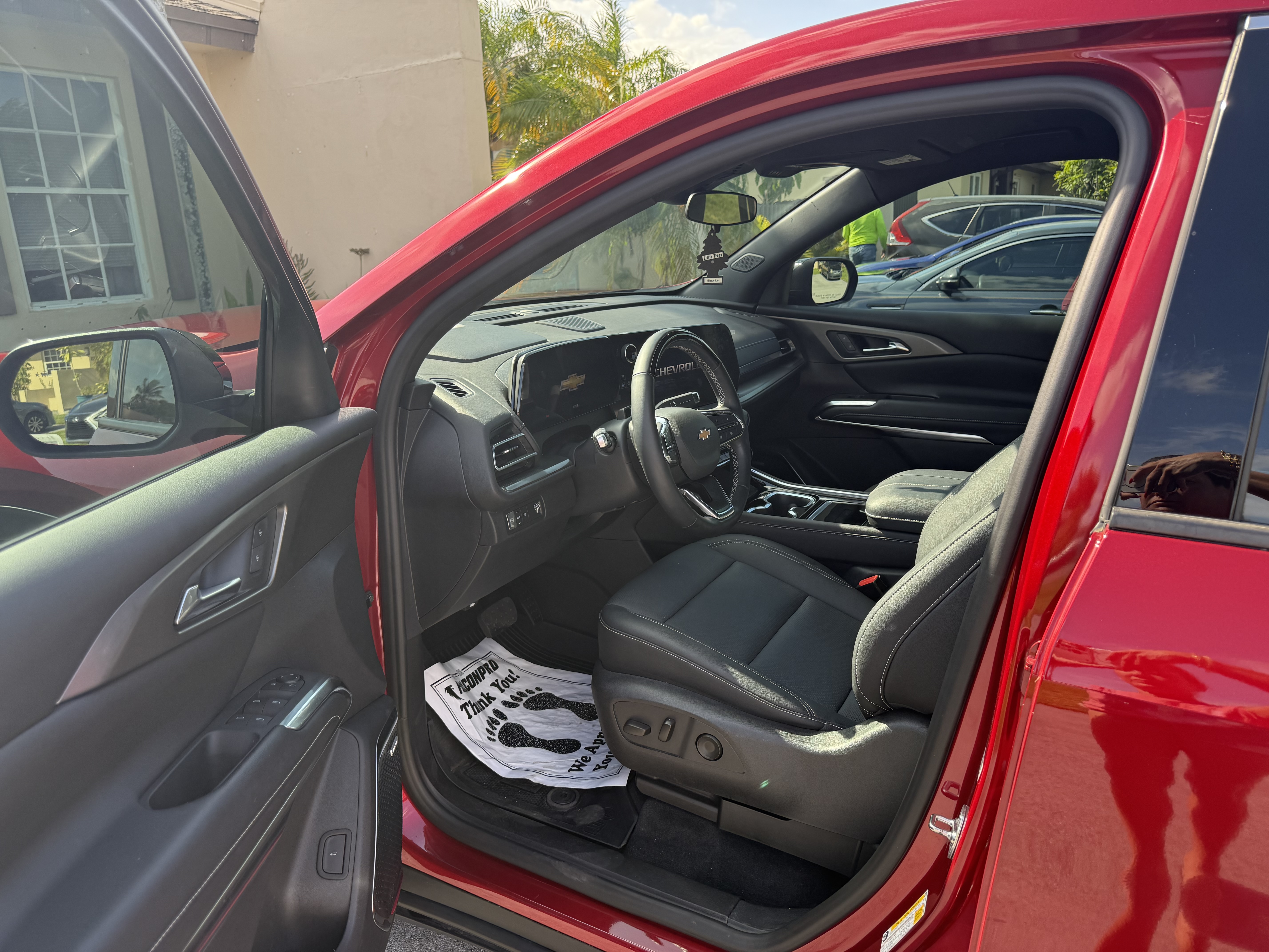 Used 2024 Chevrolet Traverse LT w/ Enhanced Driving Package FWD image 5