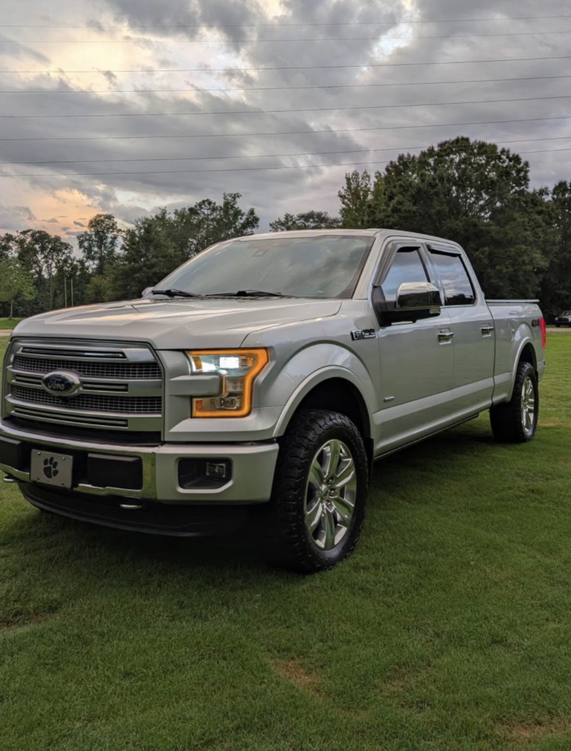 Used 2016 Ford F150 Platinum w/ Equipment Group 701A Luxury AWD/4WD image 16