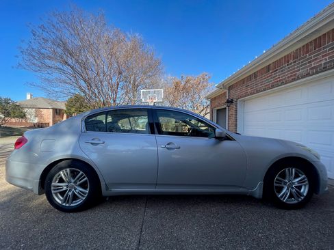 Used 2011 INFINITI G37 Journey w/ Premium Pkg image 1