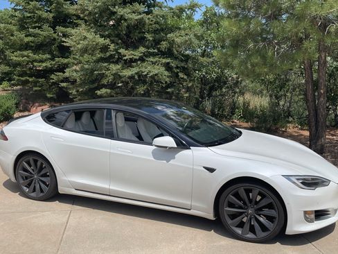 Used 2017 Tesla Model S 75D image 1