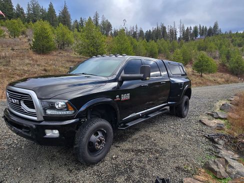 Used 2018 RAM 3500 Laramie Longhorn image 6
