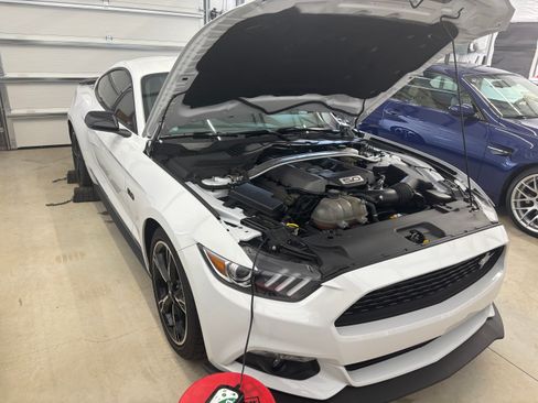 Used 2016 Ford Mustang GT Premium image 5