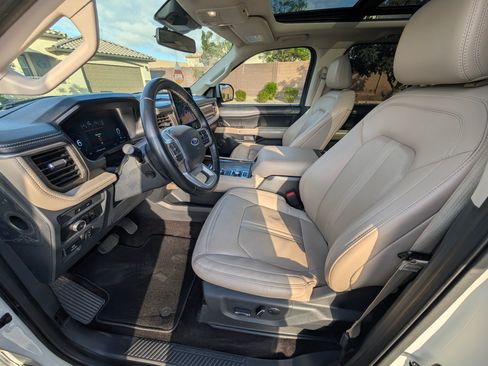 Used 2022 Ford Expedition Max Limited image 21