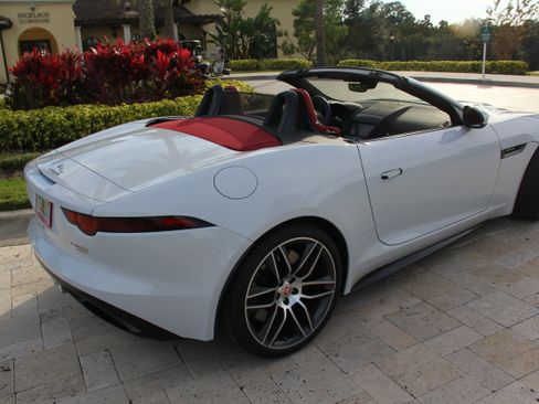 Used 2020 Jaguar F-TYPE R-Dynamic image 8