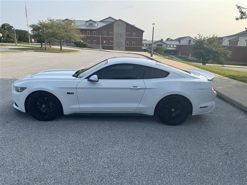 Used 2016 Ford Mustang GT RWD image 1