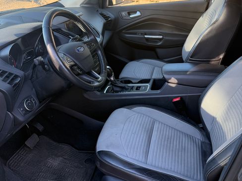 Used 2017 Ford Escape SE w/ Equipment Group 201A image 9