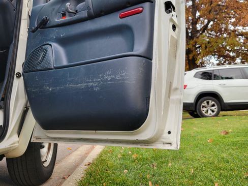 Used 2000 Chevrolet Astro image 19