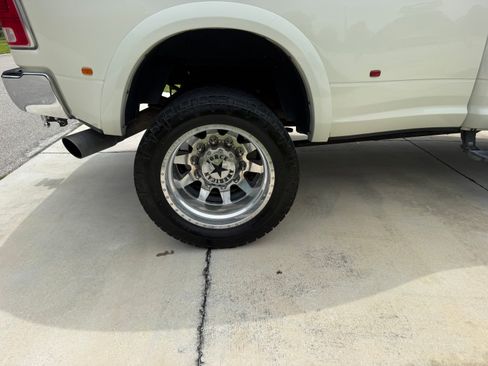 Used 2016 RAM 3500 Laramie Longhorn AWD/4WD image 4