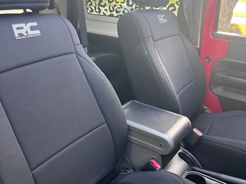 Used 2009 Jeep Wrangler X w/ Black Appearance Group image 9