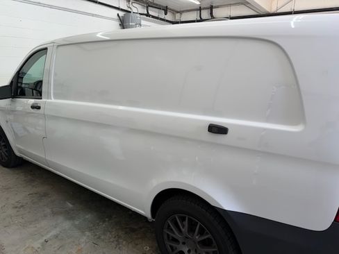 Used 2021 Mercedes-Benz Metris image 2