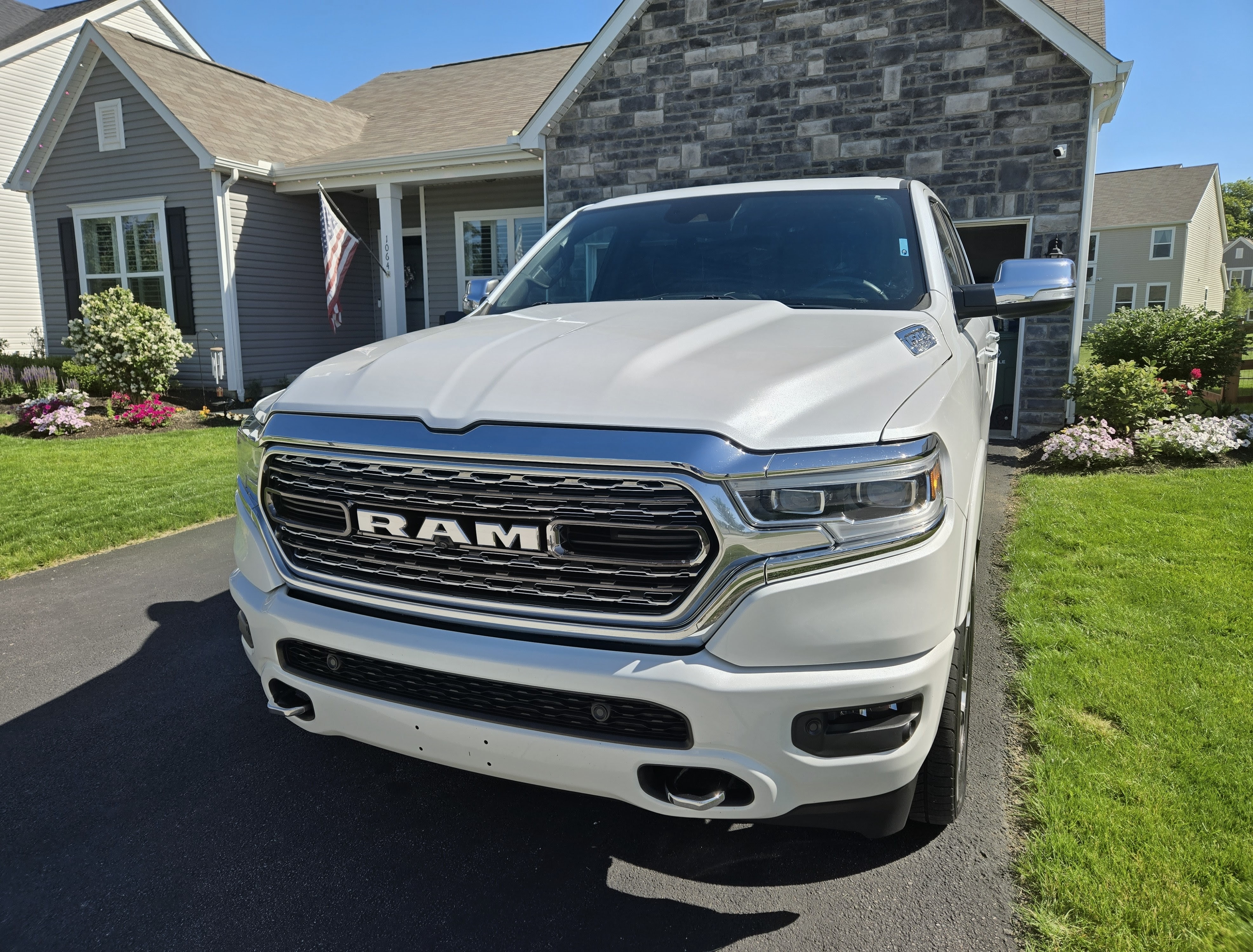 Used 2019 RAM 1500 Limited AWD/4WD image 2