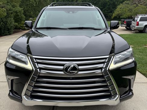 Used 2021 Lexus LX 570 4WD w/ Luxury Package image 1