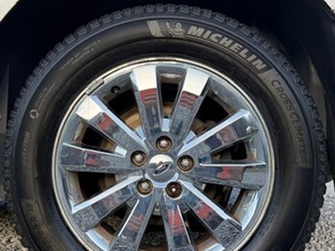 Used 2010 Ford Edge Limited image 9