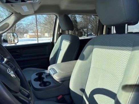 Used 2018 RAM 2500 Tradesman w/ Chrome Appearance Group image 10