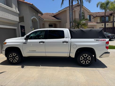 Used 2014 Toyota Tundra SR5 w/ TRD Off Road Package AWD/4WD image 13