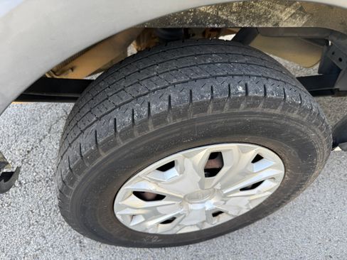 Used 2015 Ford Transit 250 130 Low Roof w/ Exterior Upgrade Package image 12