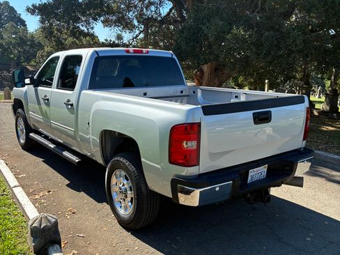 Used 2012 Chevrolet Silverado 2500 LT w/ Interior Plus Package image 6