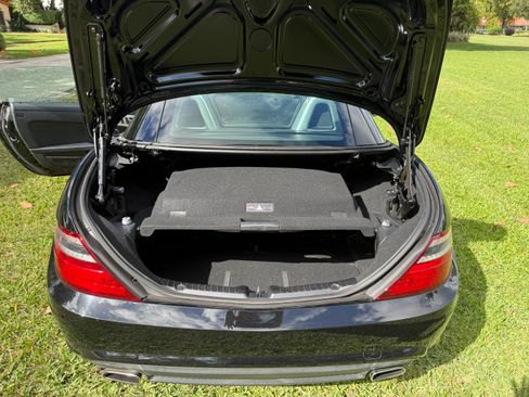 Used 2012 Mercedes-Benz SLK 250 image 8