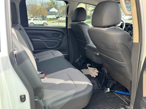 Used 2021 Nissan Titan S w/ S Utility Package image 15