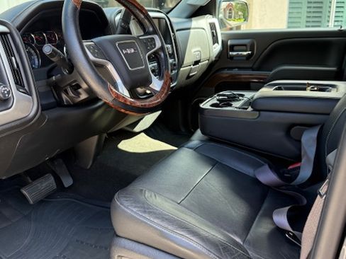 Used 2017 GMC Sierra 1500 SLT w/ SLT Premium Package image 16