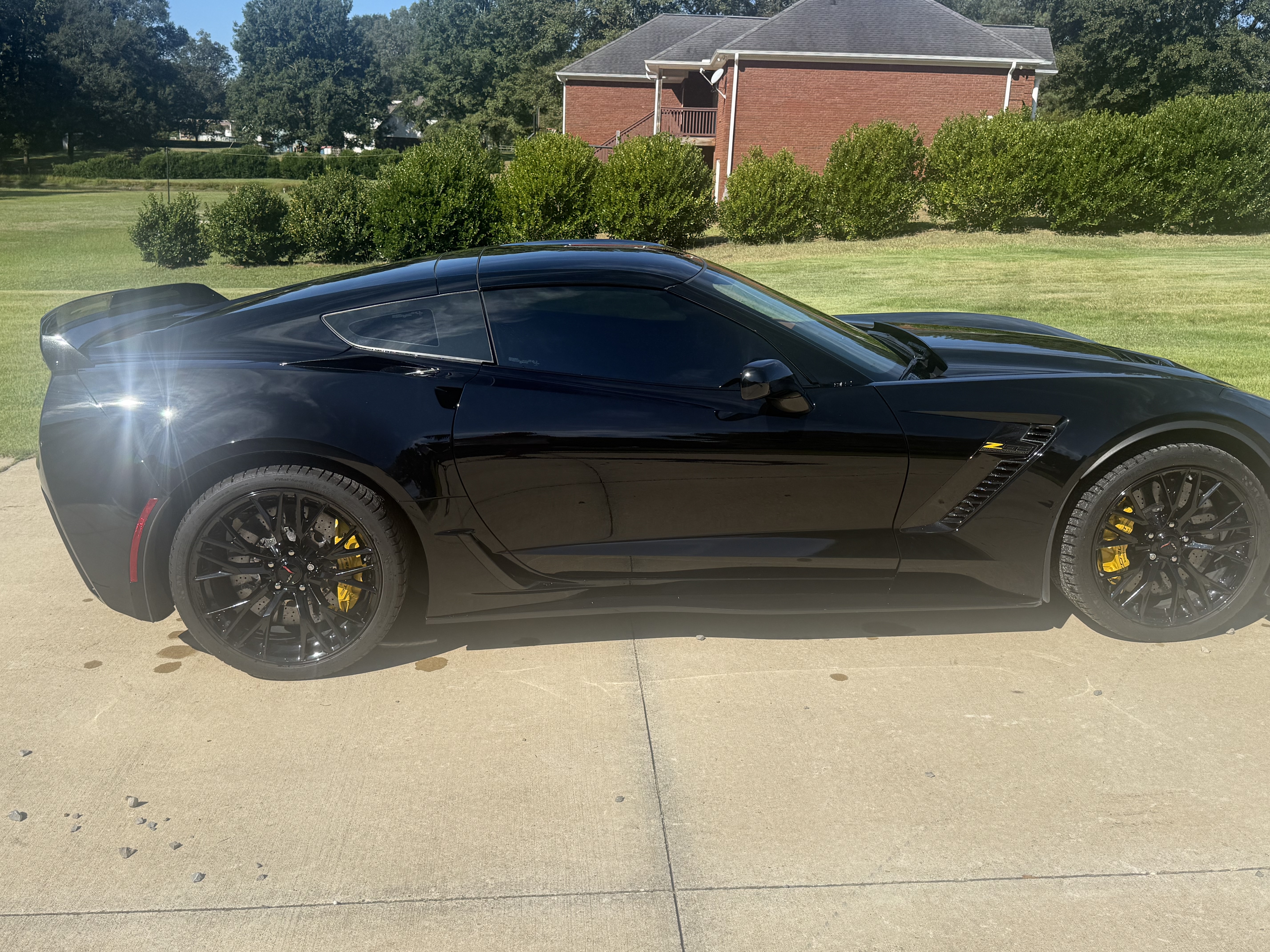 Used 2017 Chevrolet Corvette Z06 w/ Z07 Performance Package RWD image 5