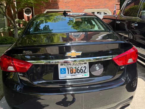 Used 2016 Chevrolet Impala LTZ w/ Enhanced Convenience Package FWD image 8