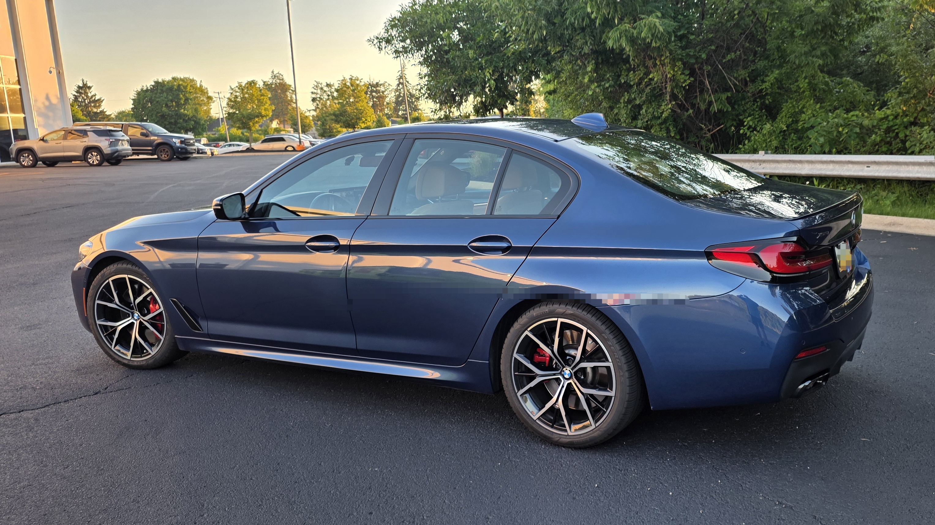 Used 2021 BMW M550i xDrive w/ Premium Package AWD/4WD image 6