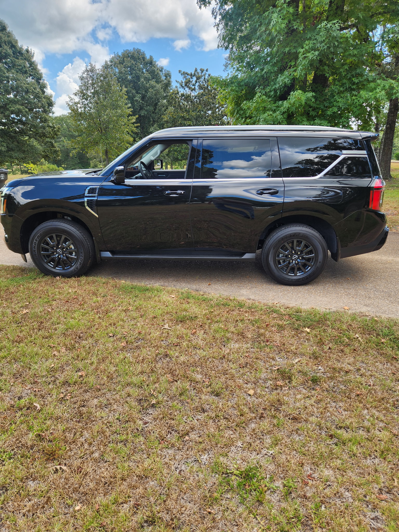 Used 2026 Nissan Armada SV RWD image 4