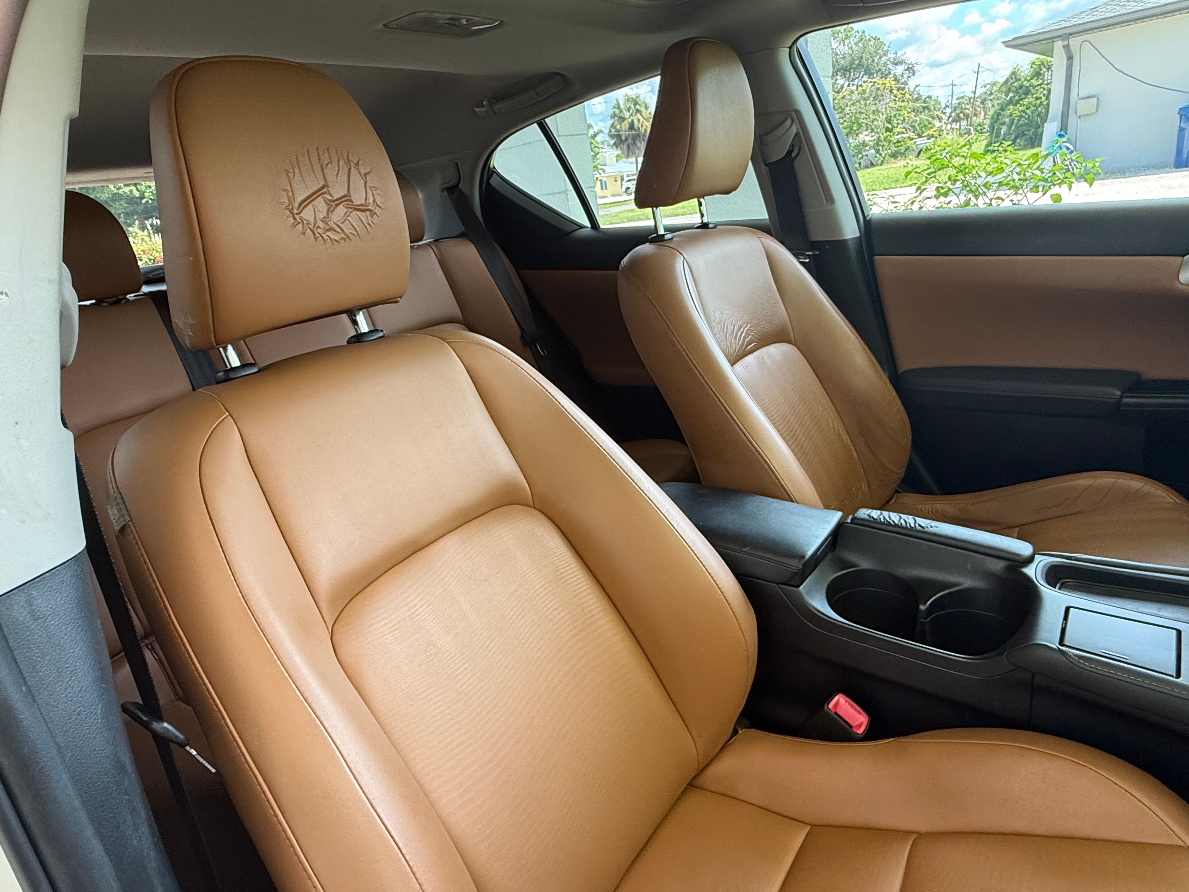 Used 2013 Lexus CT 200h w/ Premium Pkg w/Backup Camera FWD image 23