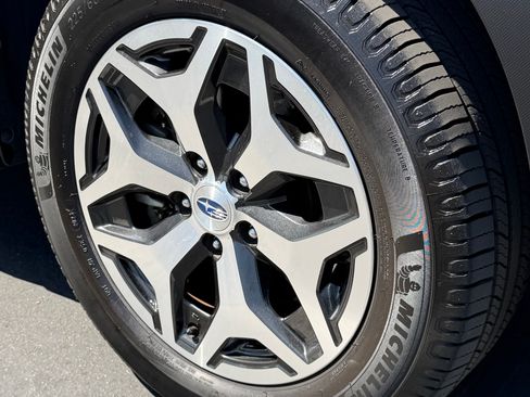 Used 2020 Subaru Forester Premium AWD/4WD image 12