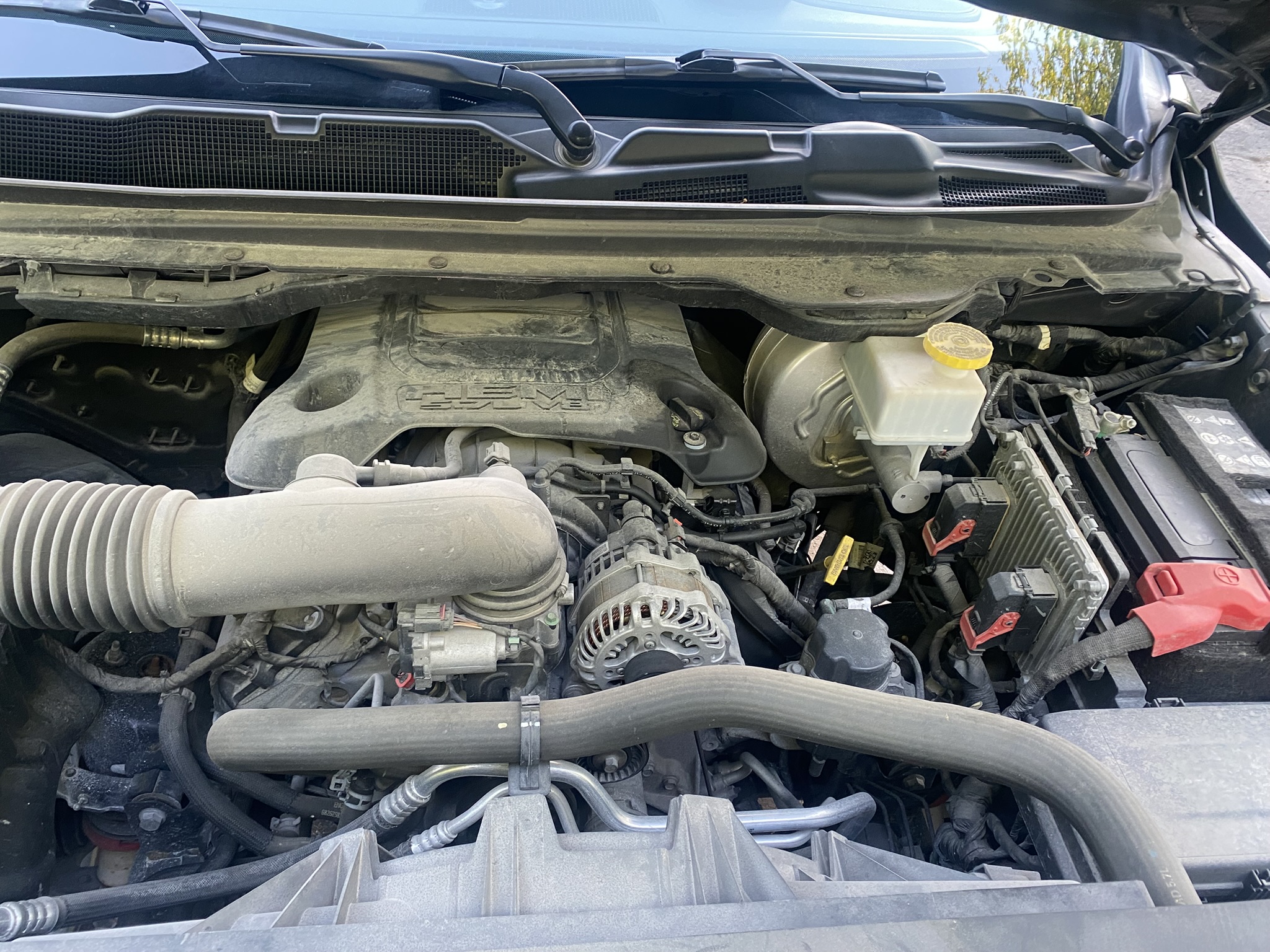 Used 2022 RAM 1500 Laramie AWD/4WD image 11