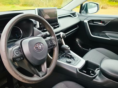 Used 2023 Toyota RAV4 AWD Hybrid image 16