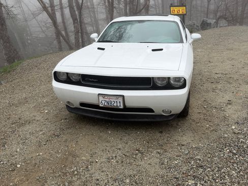 Used 2013 Dodge Challenger SXT Plus image 2