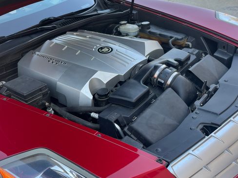 Used 2005 Cadillac XLR image 12