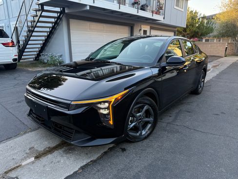 Used 2025 Kia K4 image 1