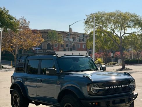 Used 2024 Ford Bronco Wildtrak image 4