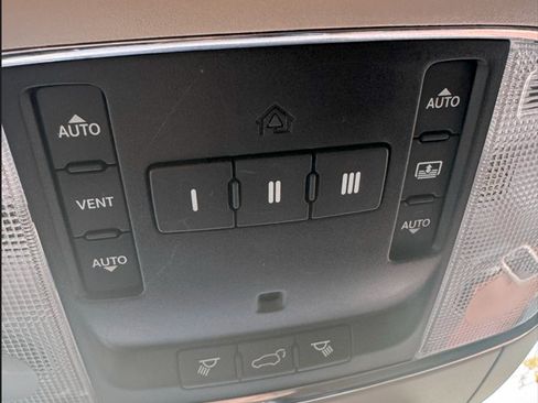 Used 2015 Jeep Grand Cherokee Summit w/ Platinum Series Group image 18