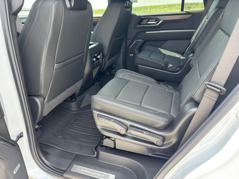 Used 2026 GMC Yukon Denali w/ Denali Reserve Package AWD/4WD image 16